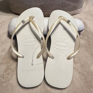 Havaianas White Slim Crystal Flip Flops, Women's size 7
